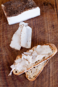 lard_colonnata_IGP crostini_tartine